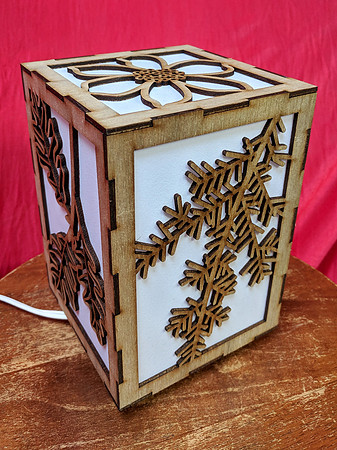 PNW Tree Leaves Lamp - Corner view A